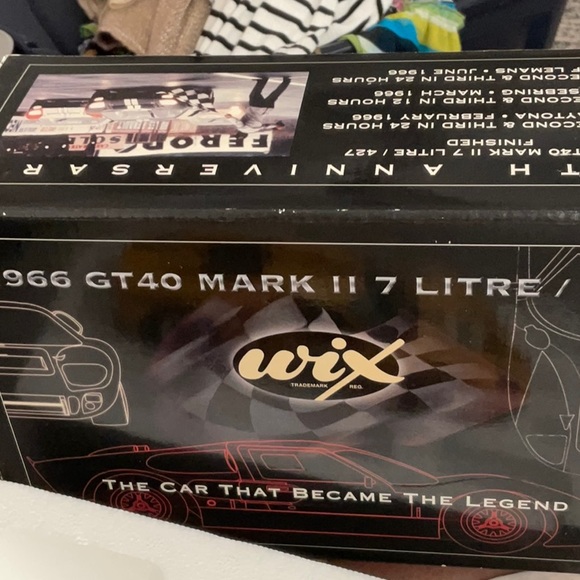 Die cast 1966 GT Mark 11 7 liter/427 just open box to take photos - Picture 3 of 11